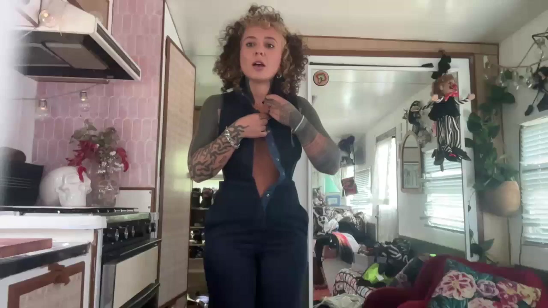 Gallery image thumbnail from Alt_Aussie's myfreecams stream on, 11/16/2023, 02:59 image 7 of 20
