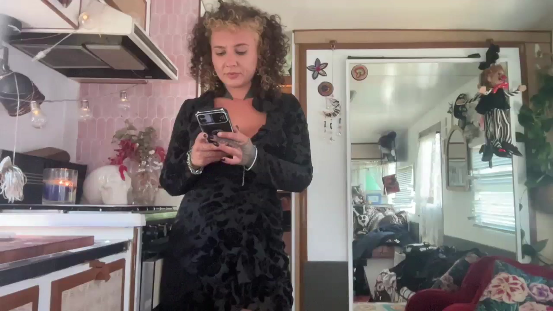 Gallery image thumbnail from Alt_Aussie's myfreecams stream on, 11/16/2023, 03:44 image 7 of 20