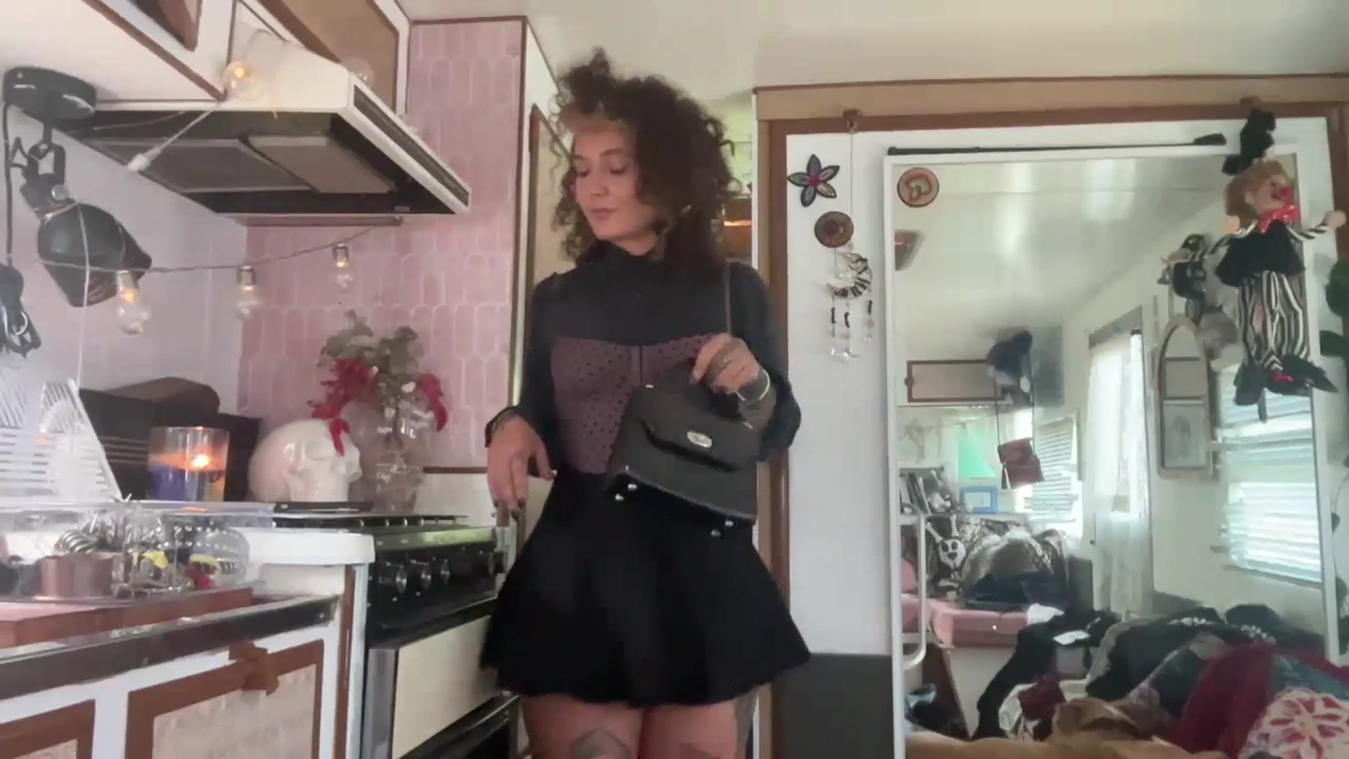Gallery image thumbnail from Alt_Aussie's myfreecams stream on, 11/16/2023, 05:18 image 3 of 20