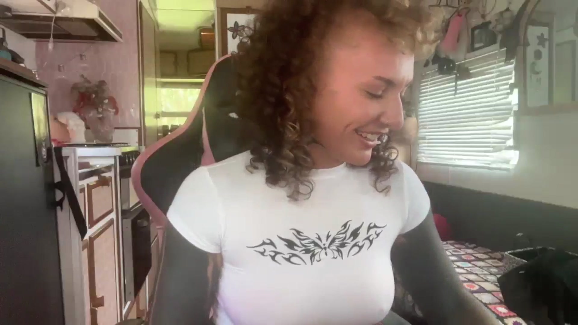 Gallery image thumbnail from Alt_Aussie's myfreecams stream on, 11/22/2023, 06:09 image 12 of 20