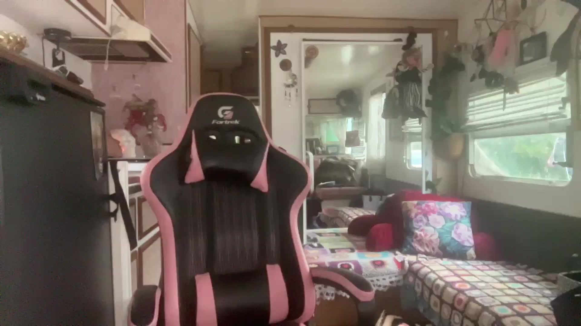 Gallery image thumbnail from Alt_Aussie's myfreecams stream on, 11/22/2023, 08:31 image 3 of 20