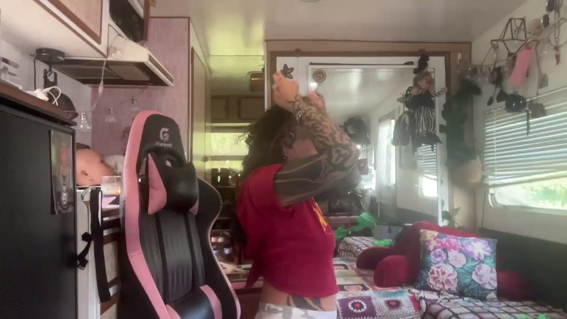 Gallery image thumbnail from Alt_Aussie's myfreecams stream on, 11/23/2023, 07:26 image 9 of 20