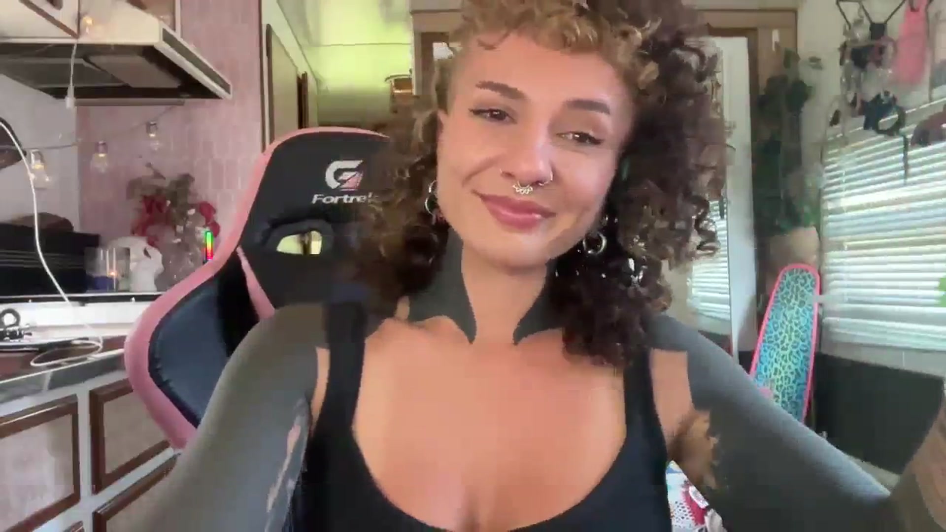 Gallery image thumbnail from Alt_Aussie's myfreecams stream on, 11/27/2023, 05:56 image 5 of 20
