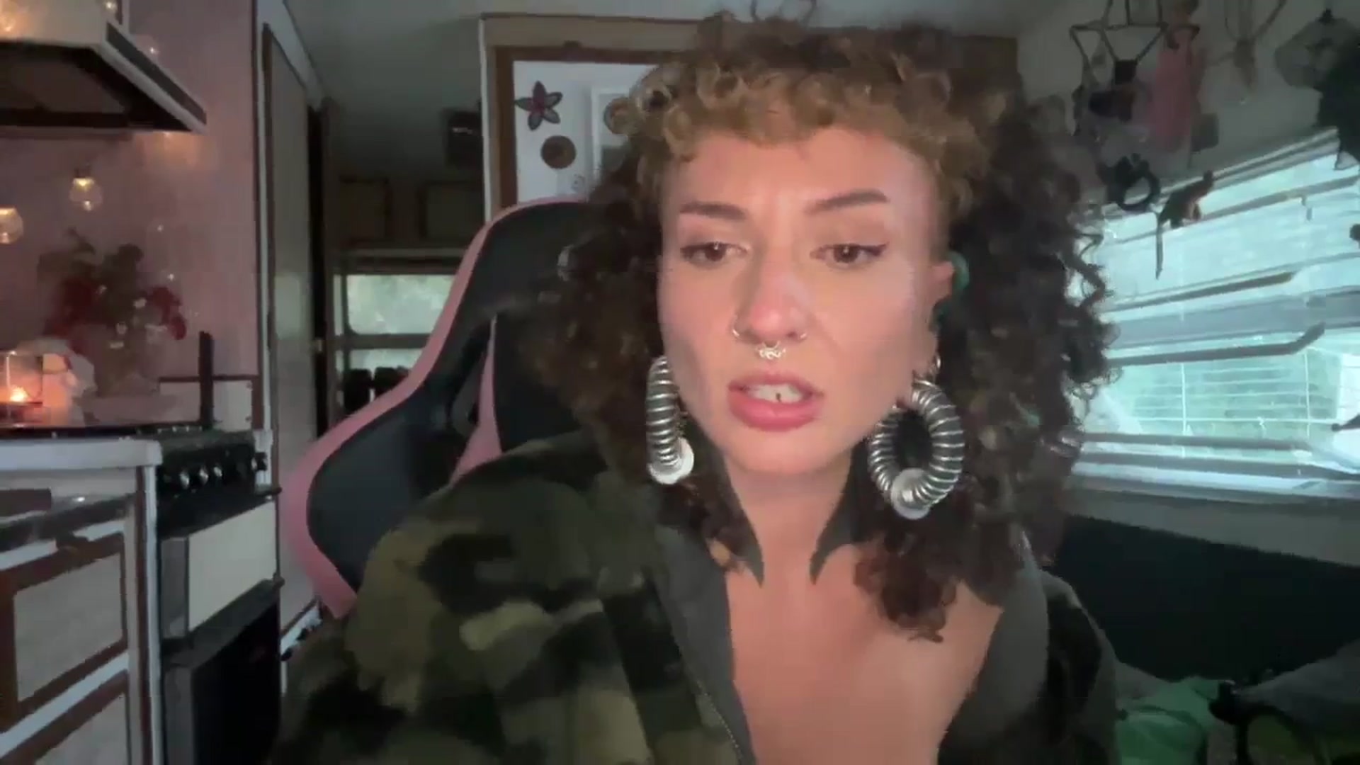 Gallery image thumbnail from Alt_Aussie's myfreecams stream on, 11/27/2023, 09:20 image 20 of 20
