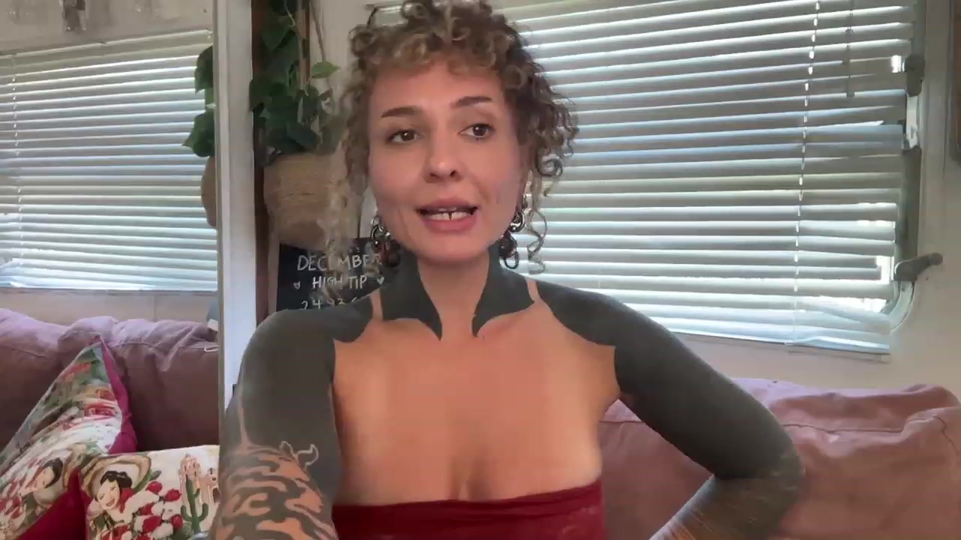 Gallery image thumbnail from Alt_Aussie's myfreecams stream on, 12/19/2023, 04:21 image 8 of 20