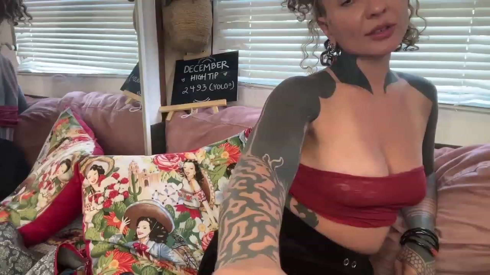 Gallery image thumbnail from Alt_Aussie's myfreecams stream on, 12/19/2023, 06:49 image 11 of 20