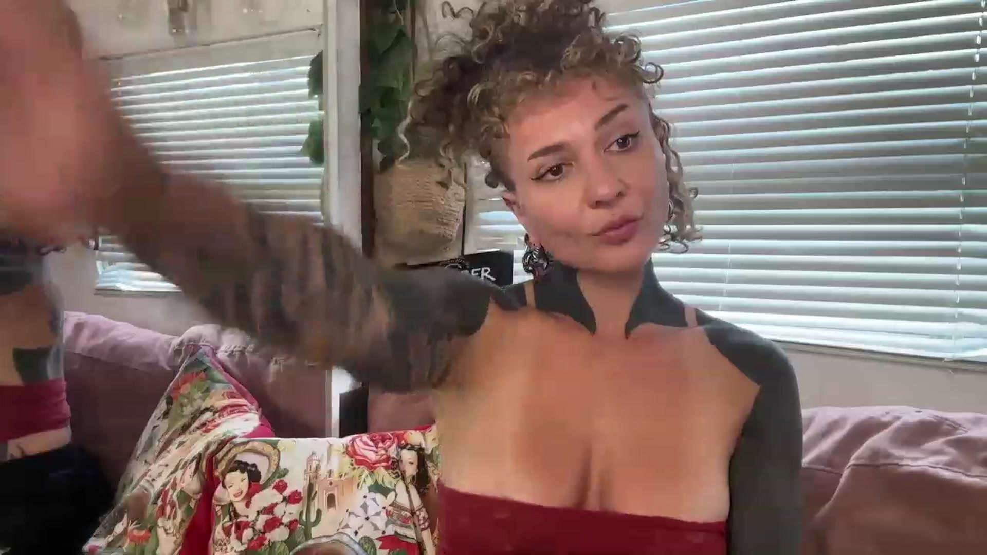 Gallery image thumbnail from Alt_Aussie's myfreecams stream on, 12/19/2023, 06:49 image 15 of 20