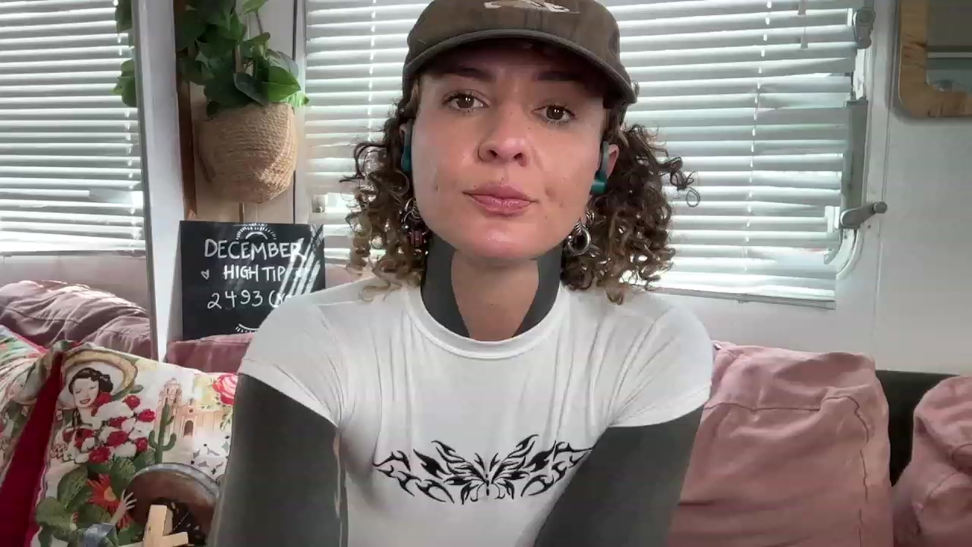 Gallery image thumbnail from Alt_Aussie's myfreecams stream on, 12/20/2023, 08:06 image 16 of 20