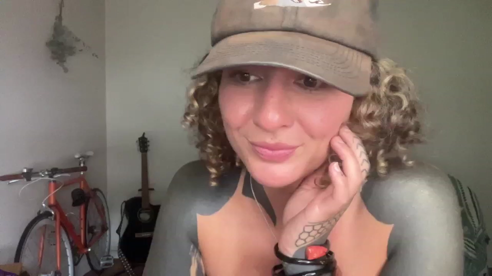 Gallery image thumbnail from Alt_Aussie's myfreecams stream on, 12/27/2023, 07:37 image 7 of 20