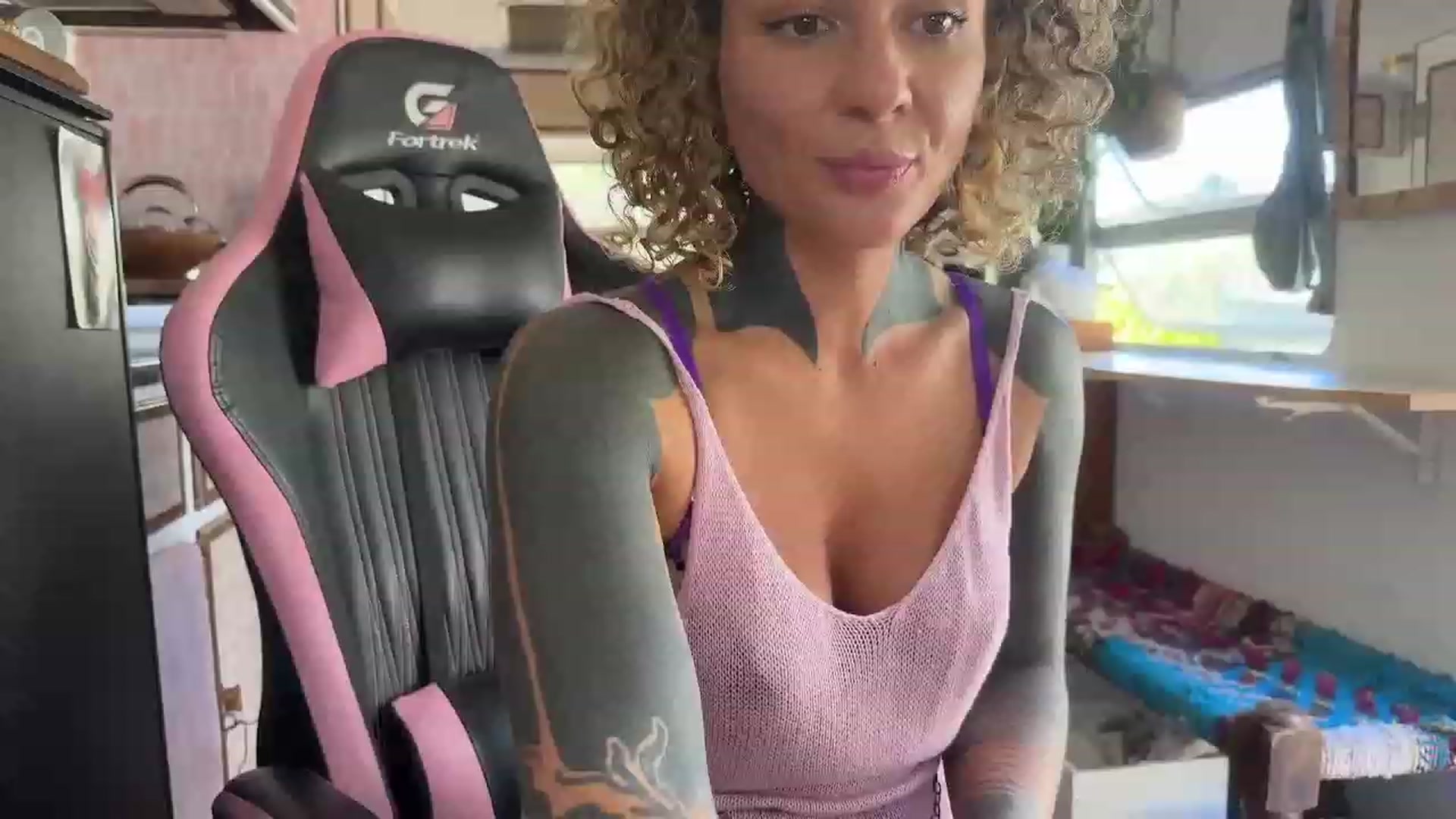 Gallery image thumbnail from Alt_Aussie's myfreecams stream on, 02/21/2024, 02:11 image 1 of 20
