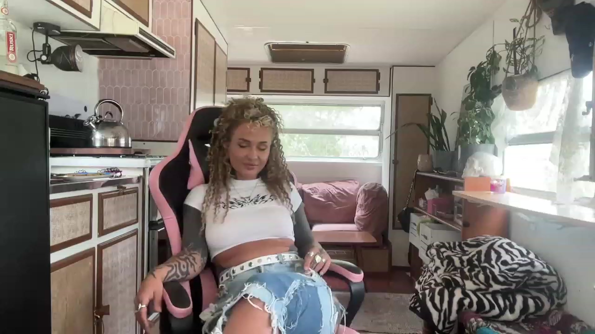 Gallery image thumbnail from Alt_Aussie's myfreecams stream on, 03/02/2024, 02:59 image 11 of 20
