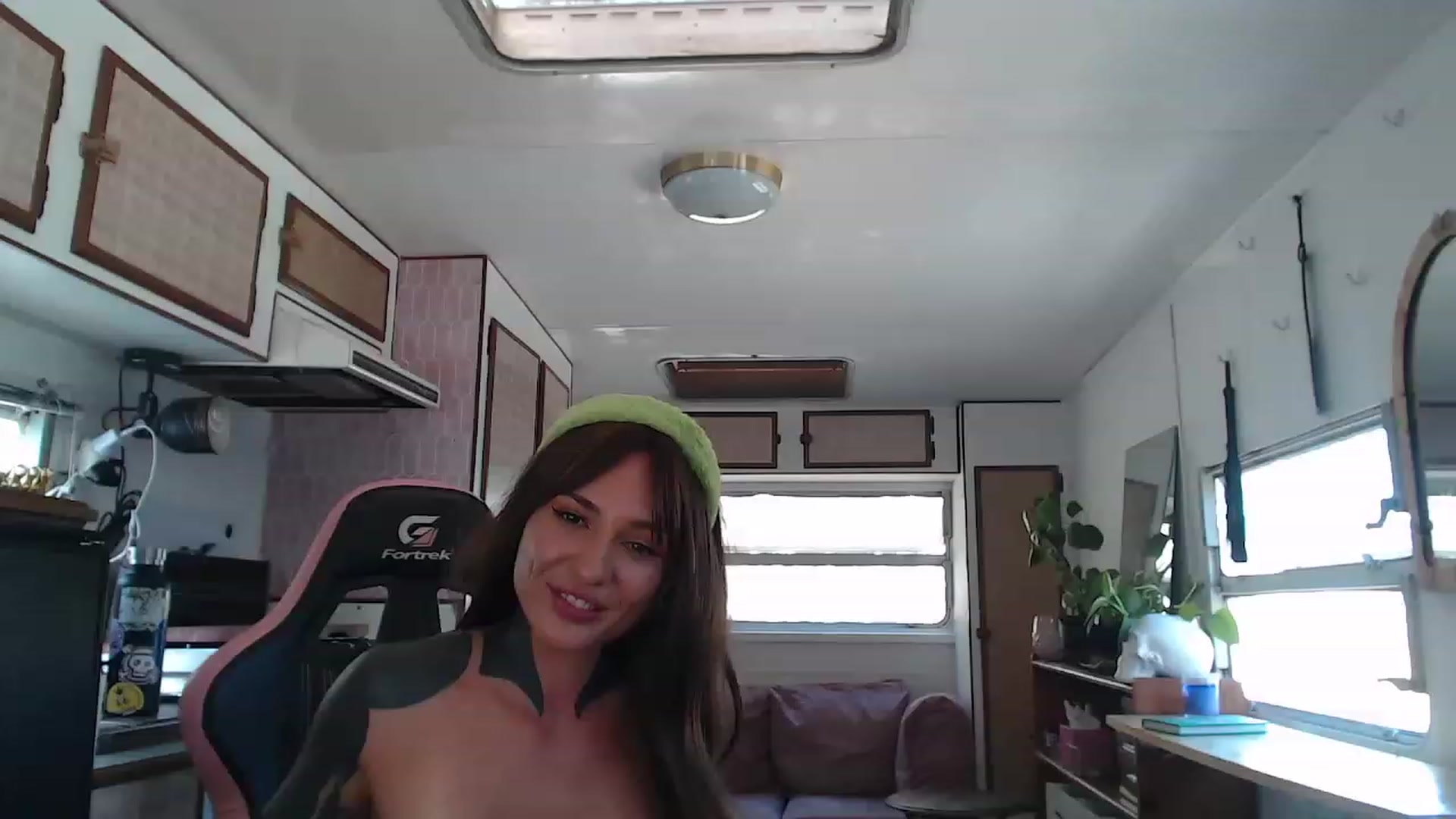 Gallery image thumbnail from Alt_Aussie's myfreecams stream on, 03/15/2024, 06:04 image 8 of 20