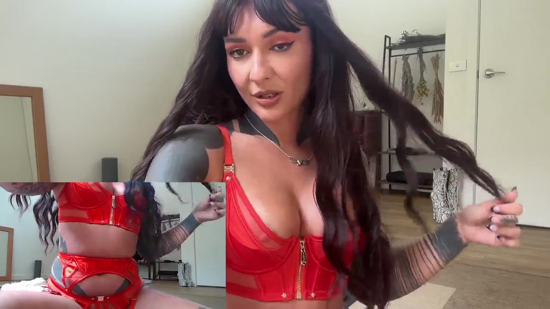 Gallery image thumbnail from Alt_Aussie's myfreecams stream on, 03/26/2024, 02:47 image 5 of 20