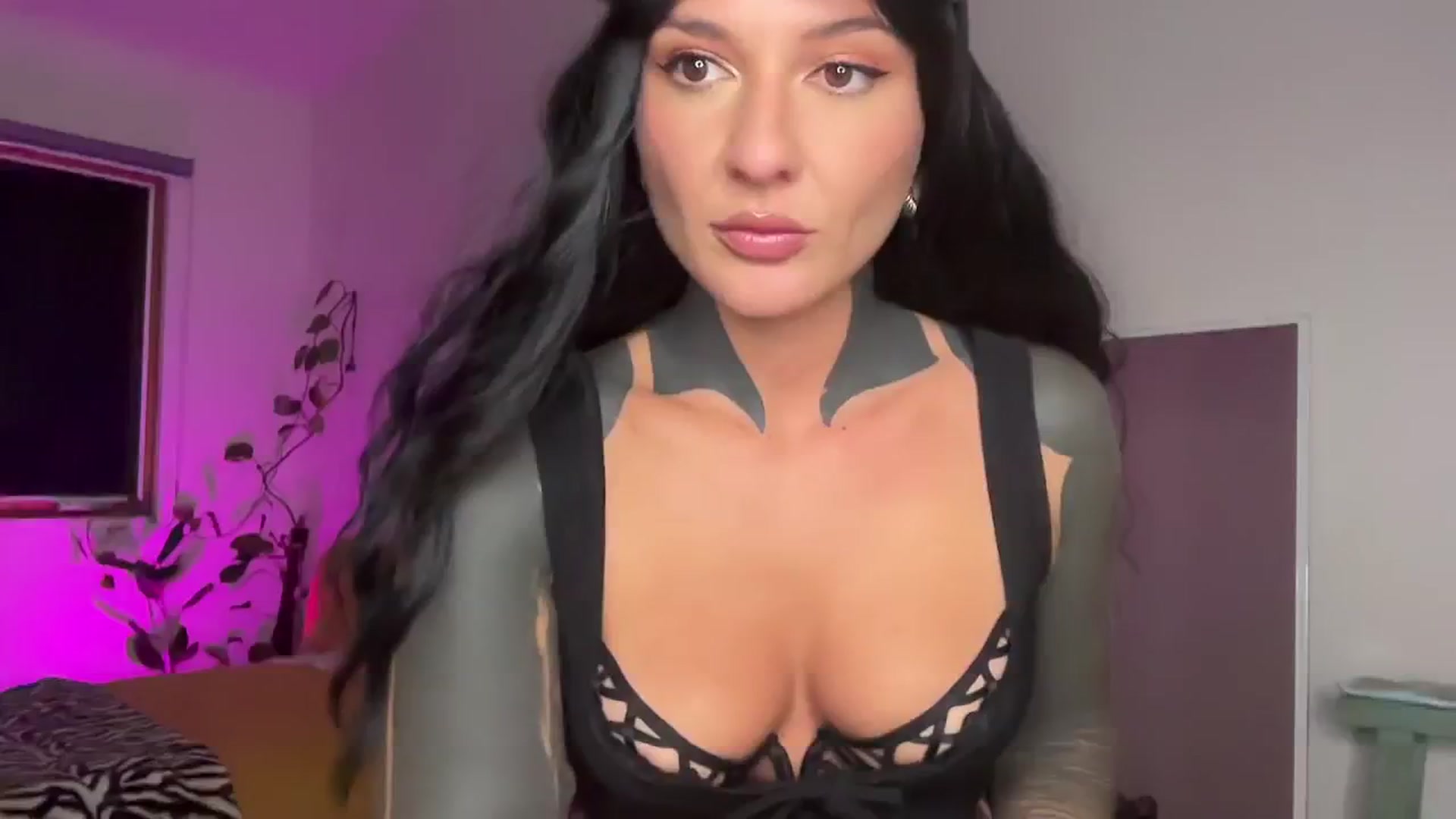 Gallery image thumbnail from Alt_Aussie's myfreecams stream on, 05/10/2024, 09:16 image 4 of 20