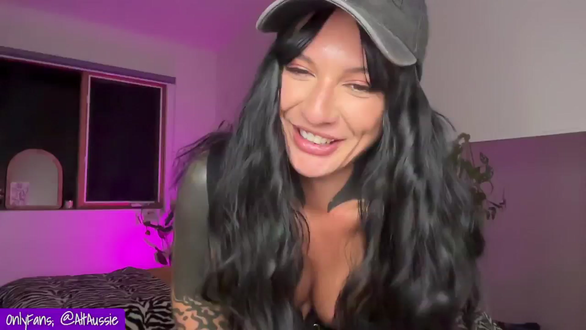 Gallery image thumbnail from Alt_Aussie's myfreecams stream on, 05/10/2024, 09:16 image 19 of 20