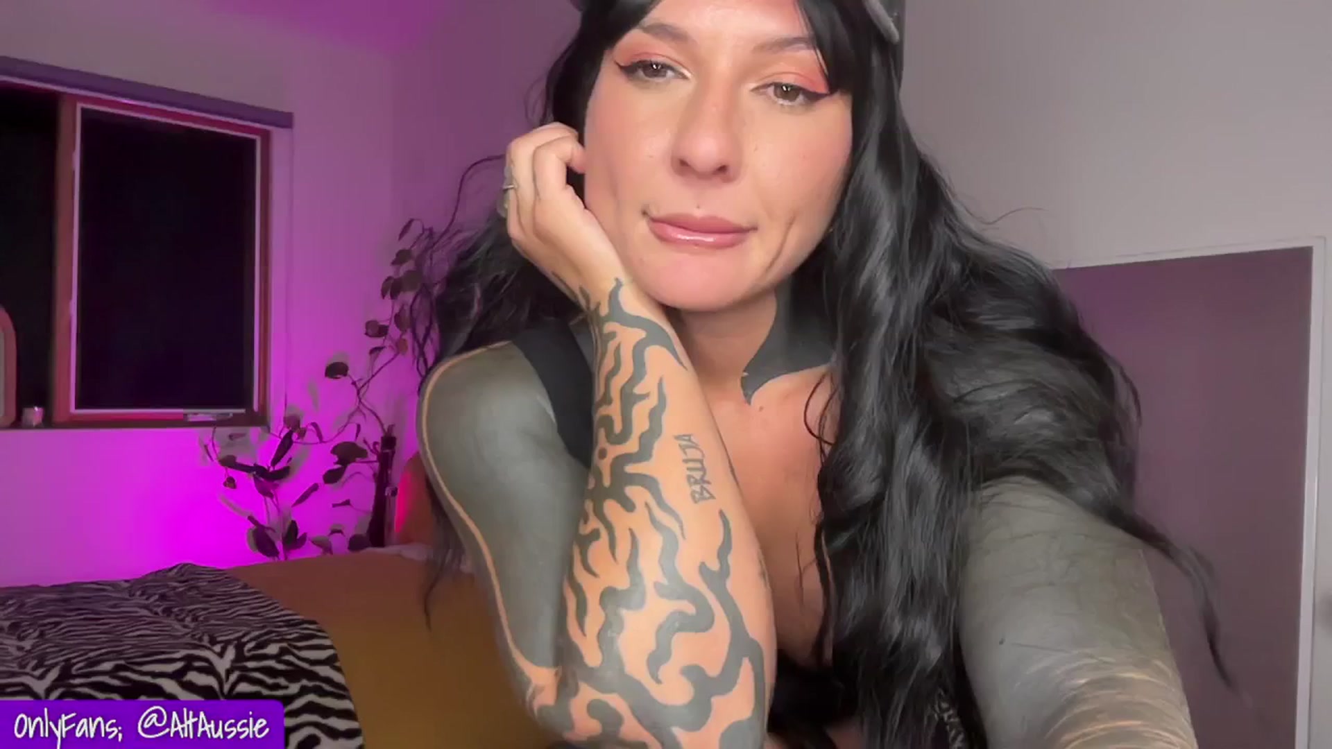 Gallery image thumbnail from Alt_Aussie's myfreecams stream on, 05/10/2024, 09:16 image 9 of 20