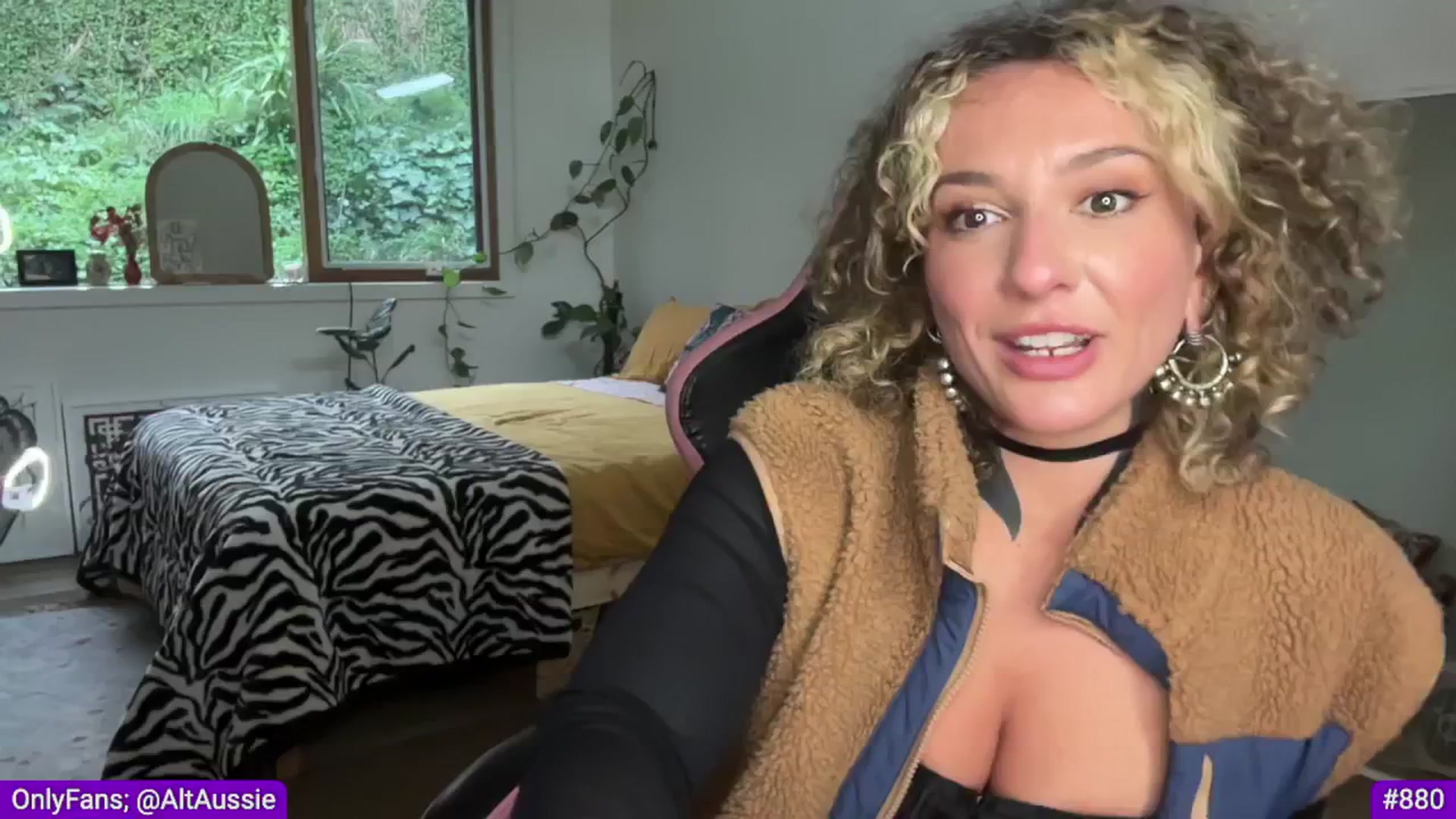 Gallery image thumbnail from Alt_Aussie's myfreecams stream on, 05/27/2024, 07:05 image 13 of 20