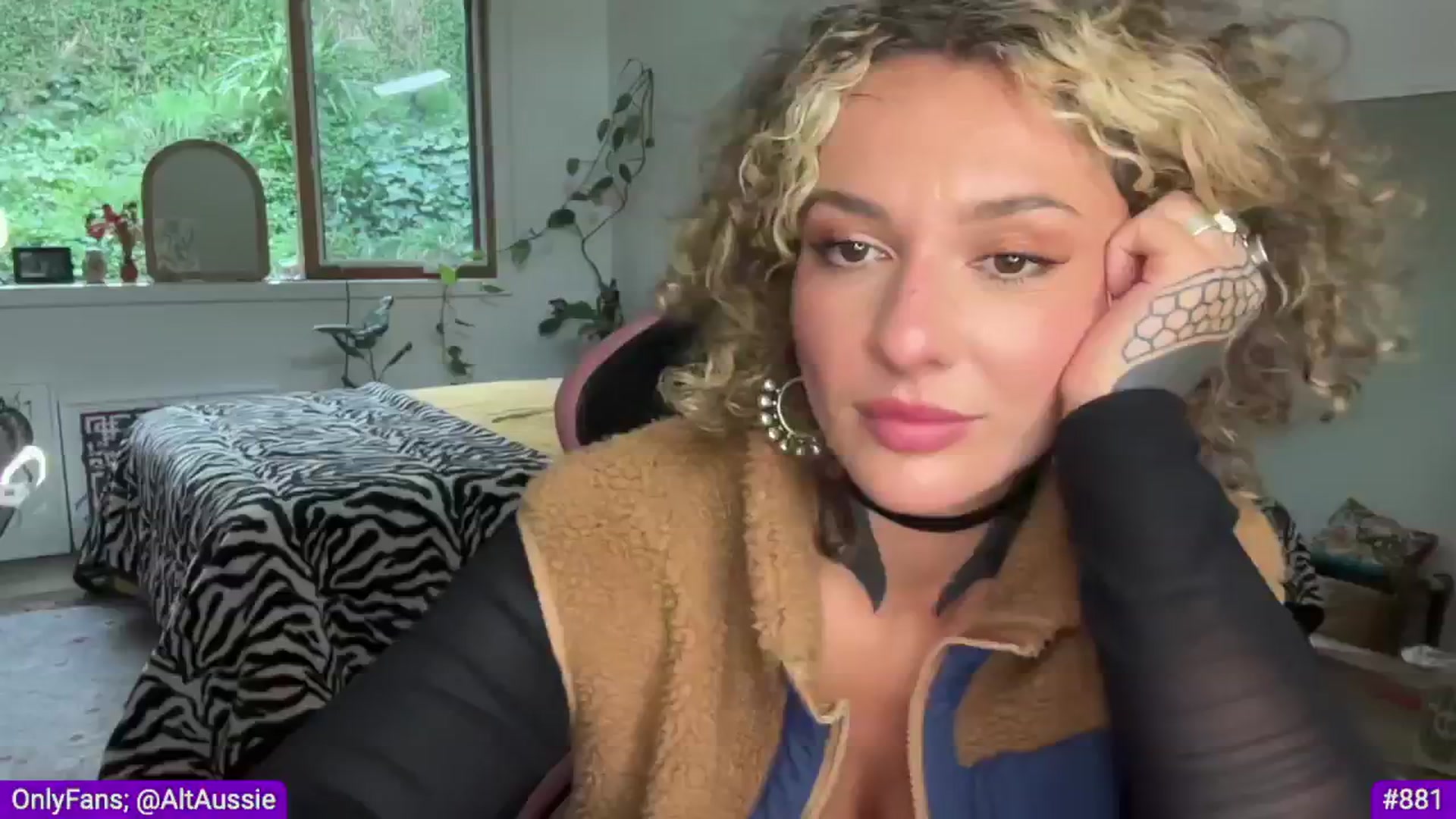 Gallery image thumbnail from Alt_Aussie's myfreecams stream on, 05/27/2024, 07:05 image 2 of 20