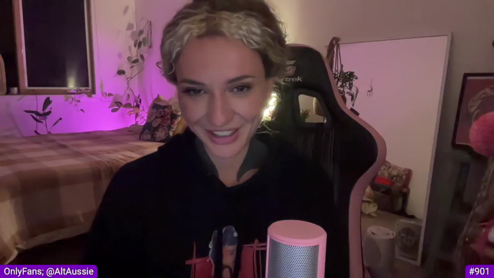 Gallery image thumbnail from Alt_Aussie's myfreecams stream on, 05/29/2024, 10:03 image 17 of 20