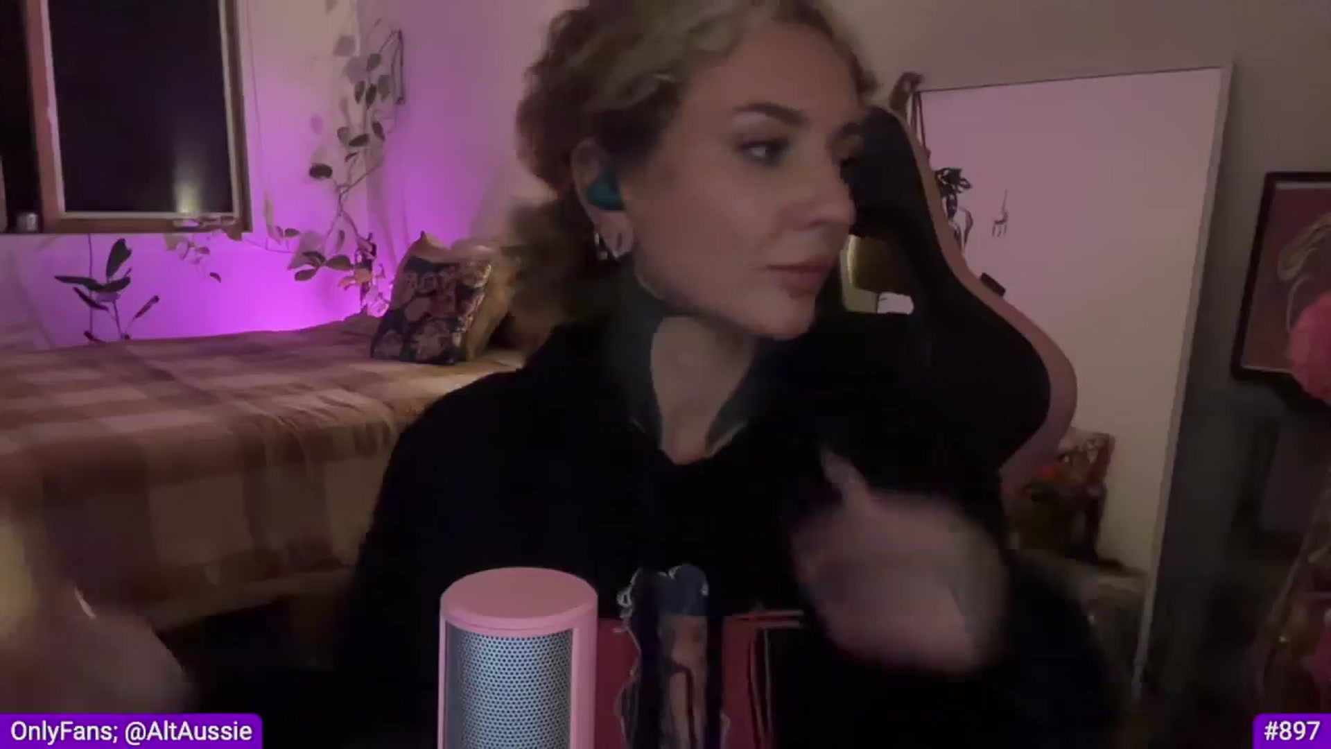 Gallery image thumbnail from Alt_Aussie's myfreecams stream on, 05/29/2024, 11:05 image 8 of 20
