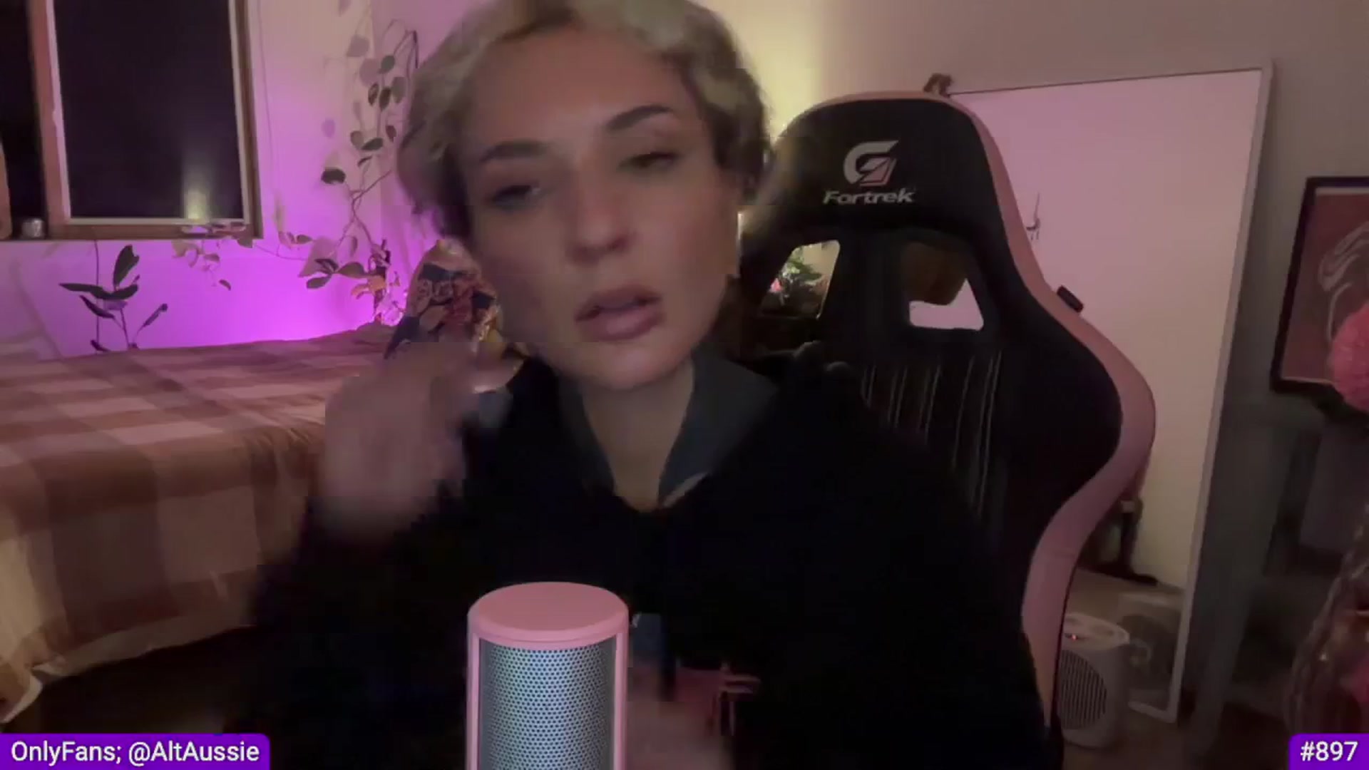 Gallery image thumbnail from Alt_Aussie's myfreecams stream on, 05/29/2024, 11:05 image 14 of 20