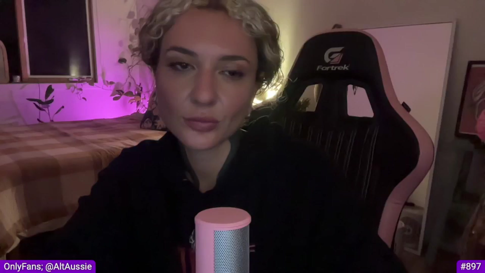 Gallery image thumbnail from Alt_Aussie's myfreecams stream on, 05/29/2024, 11:05 image 18 of 20