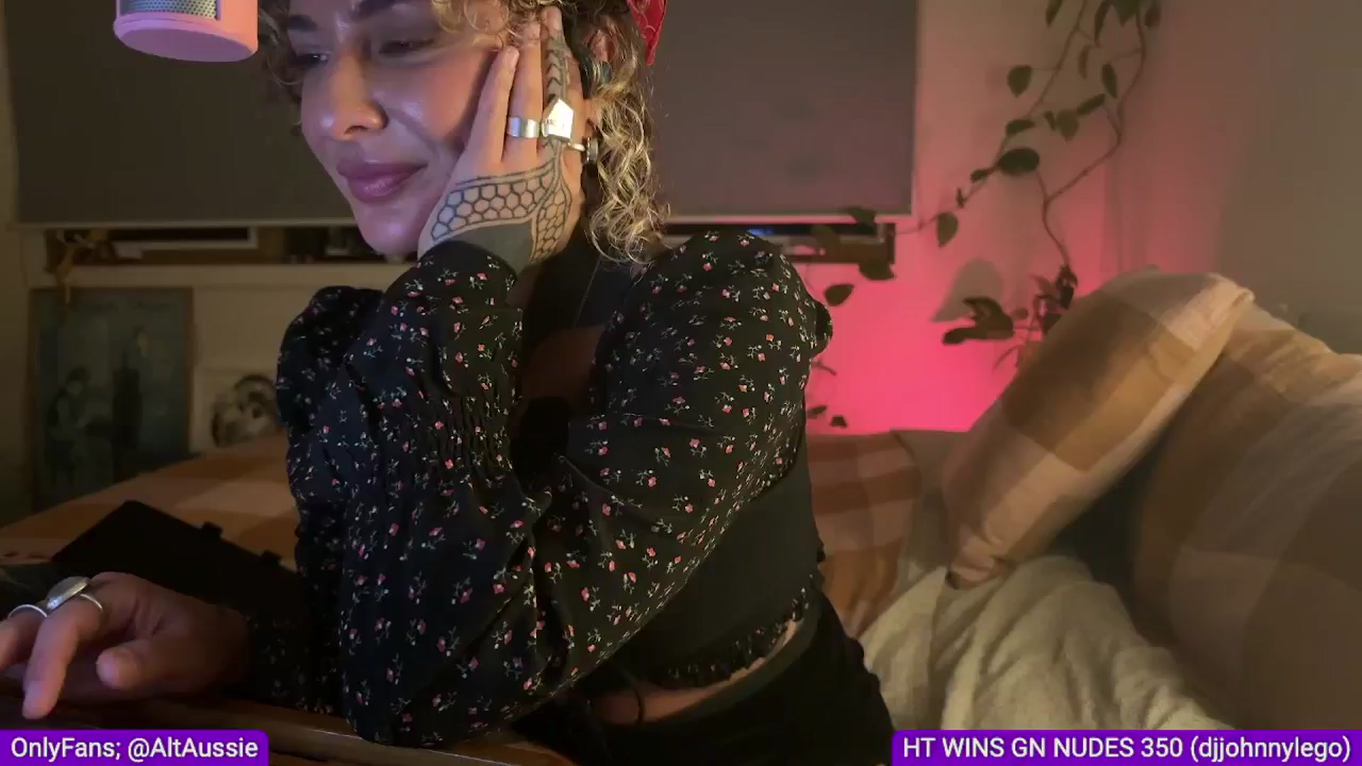 Gallery image thumbnail from Alt_Aussie's myfreecams stream on, 06/26/2024, 10:15 image 3 of 20