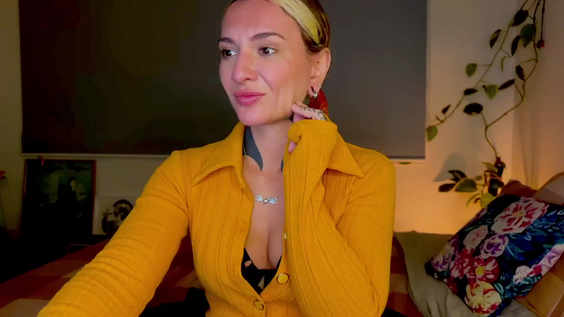 Gallery image thumbnail from Alt_Aussie's myfreecams stream on, 07/01/2024, 10:00 image 18 of 20