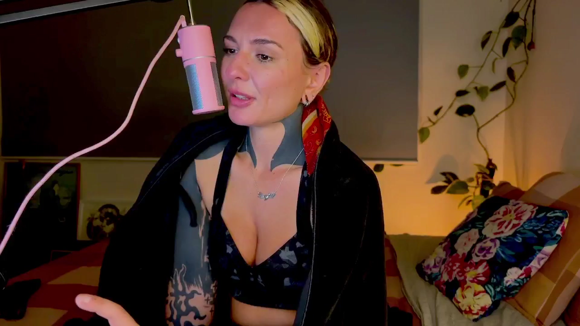 Gallery image thumbnail from Alt_Aussie's myfreecams stream on, 07/01/2024, 11:01 image 15 of 20