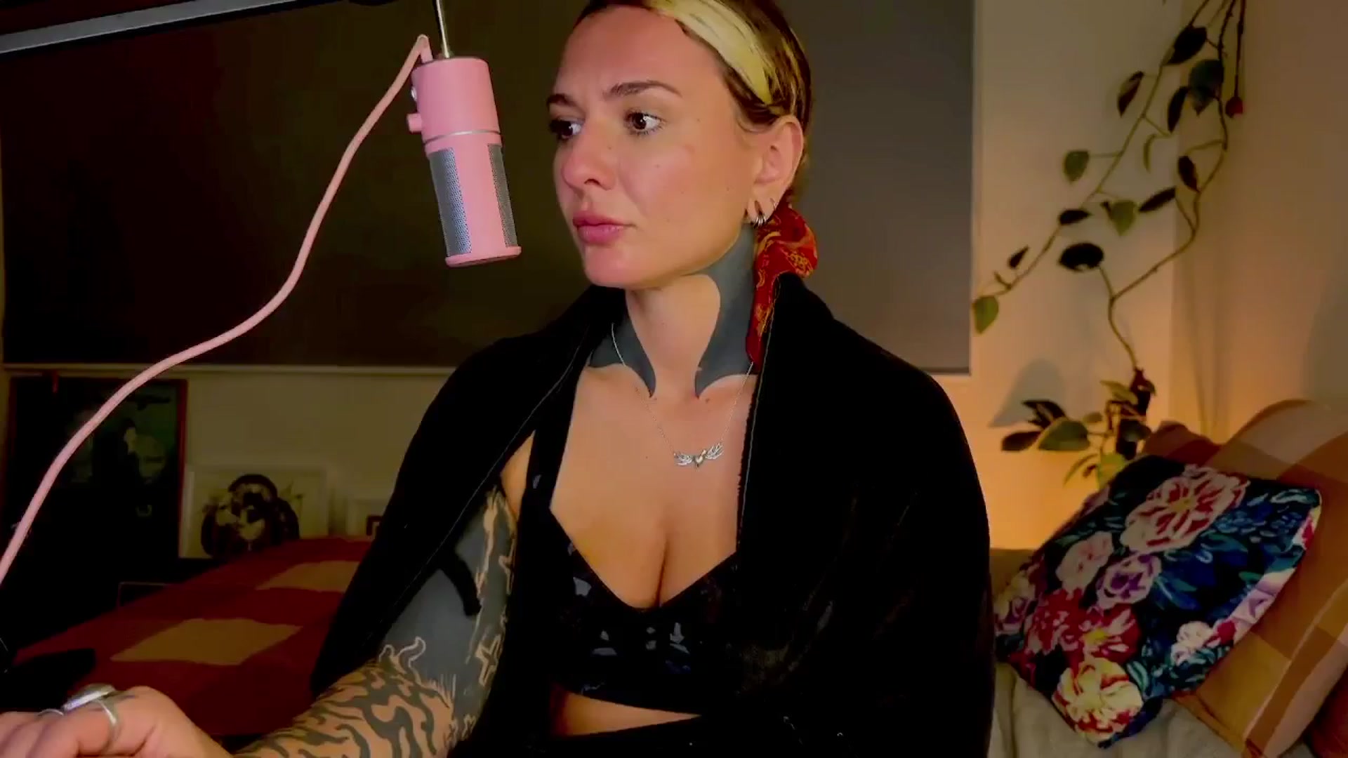 Gallery image thumbnail from Alt_Aussie's myfreecams stream on, 07/01/2024, 11:01 image 16 of 20