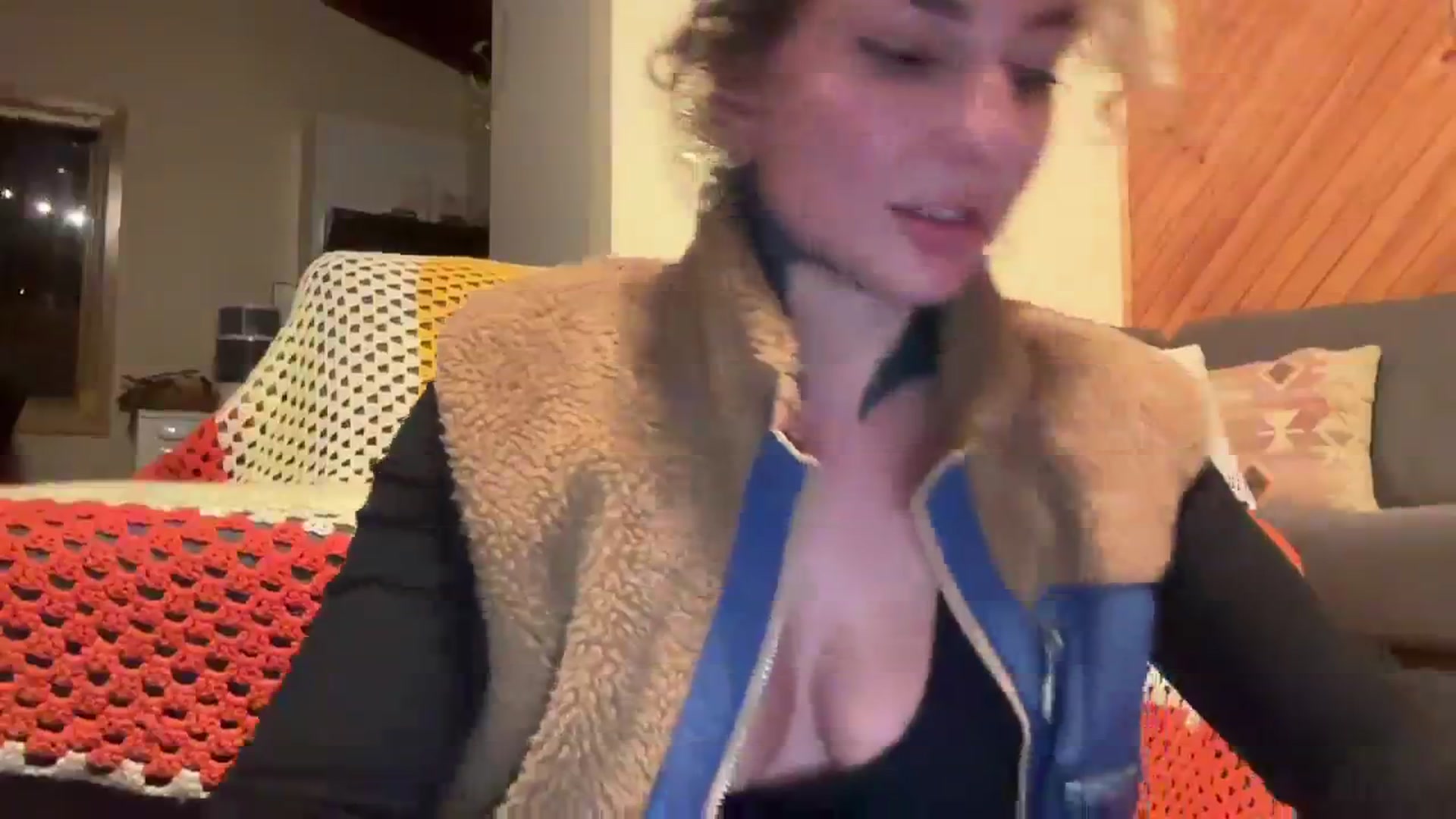 Gallery image thumbnail from Alt_Aussie's myfreecams stream on, 07/12/2024, 09:14 image 18 of 20