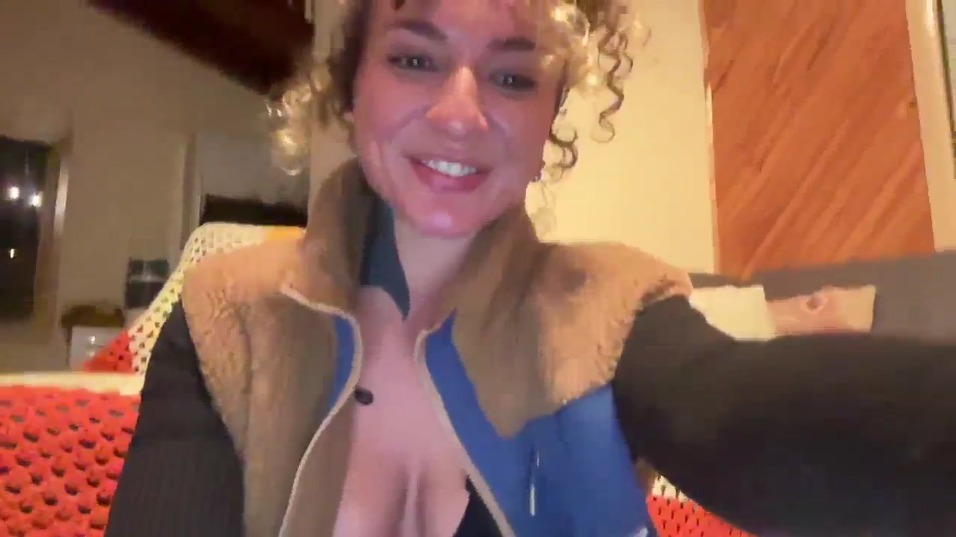 Gallery image thumbnail from Alt_Aussie's myfreecams stream on, 07/12/2024, 09:14 image 17 of 20