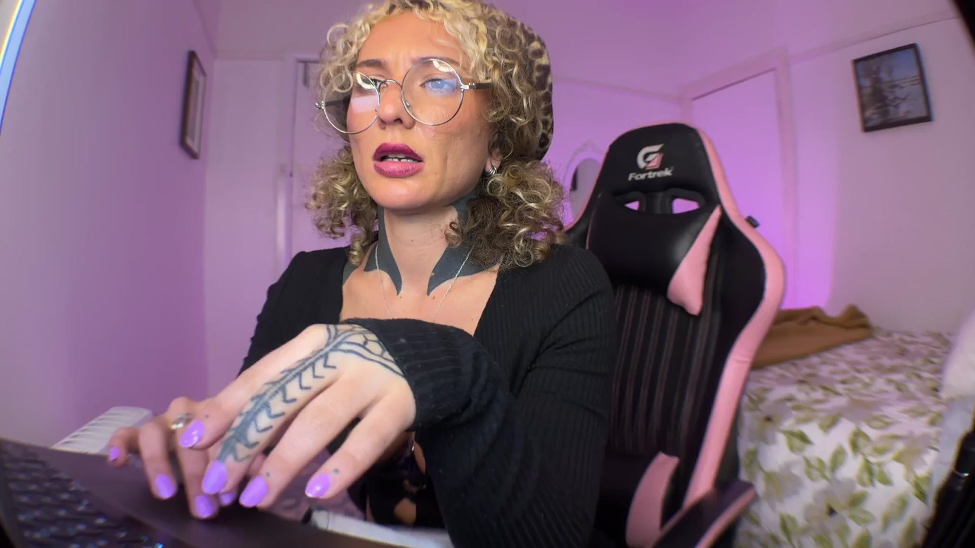 Gallery image thumbnail from Alt_Aussie's myfreecams stream on, 09/18/2024, 09:53 image 12 of 20