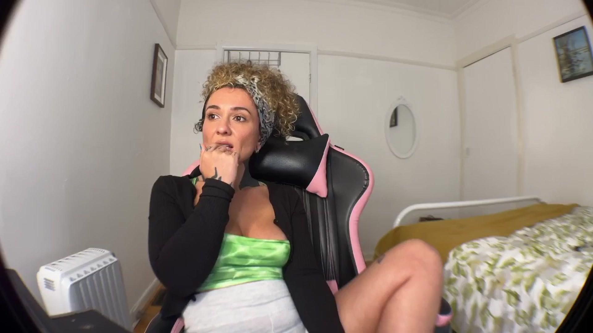 Gallery image thumbnail from Alt_Aussie's myfreecams stream on, 09/23/2024, 07:12 image 2 of 20