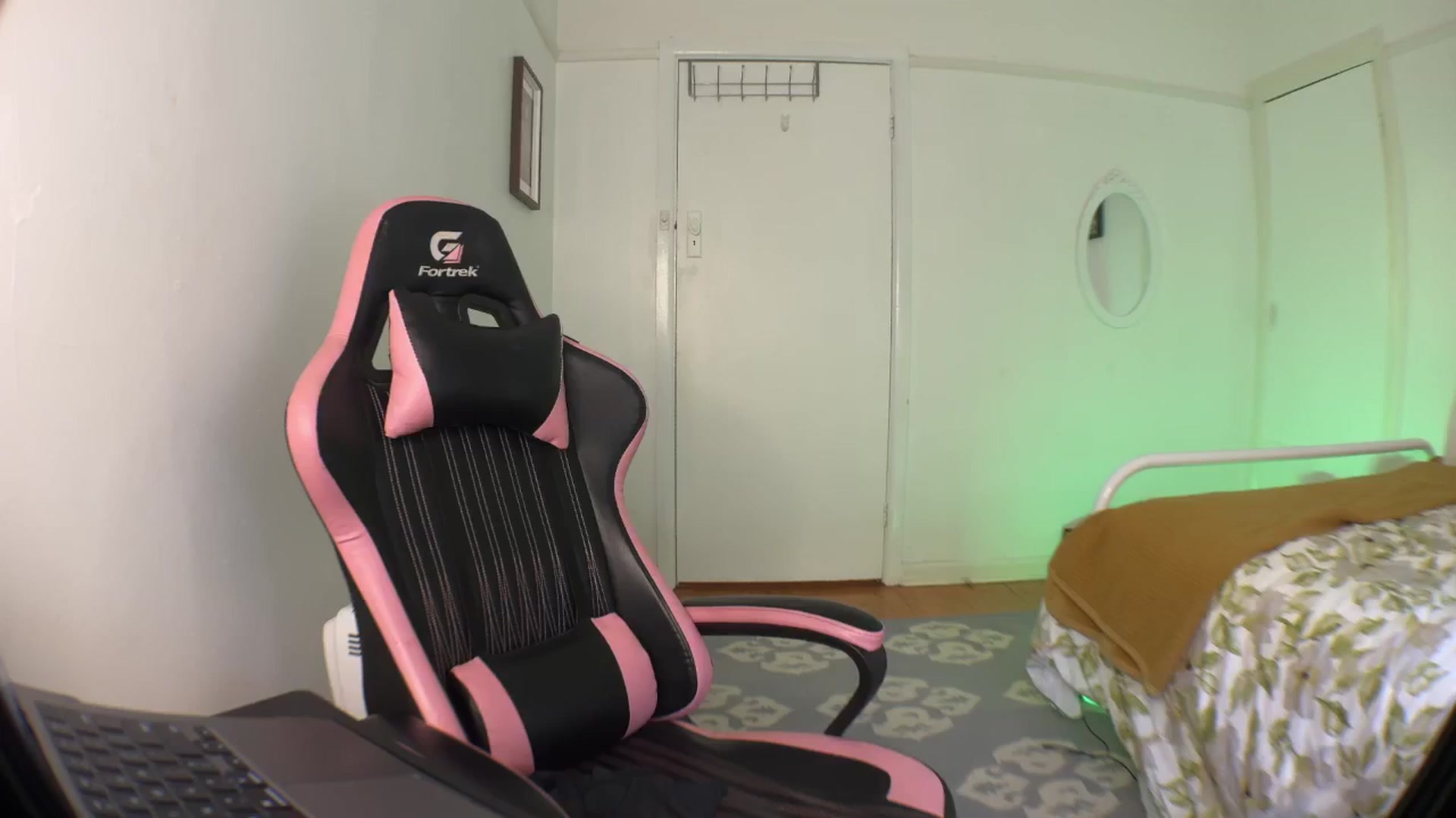 Gallery image thumbnail from Alt_Aussie's myfreecams stream on, 09/26/2024, 08:06 image 2 of 20