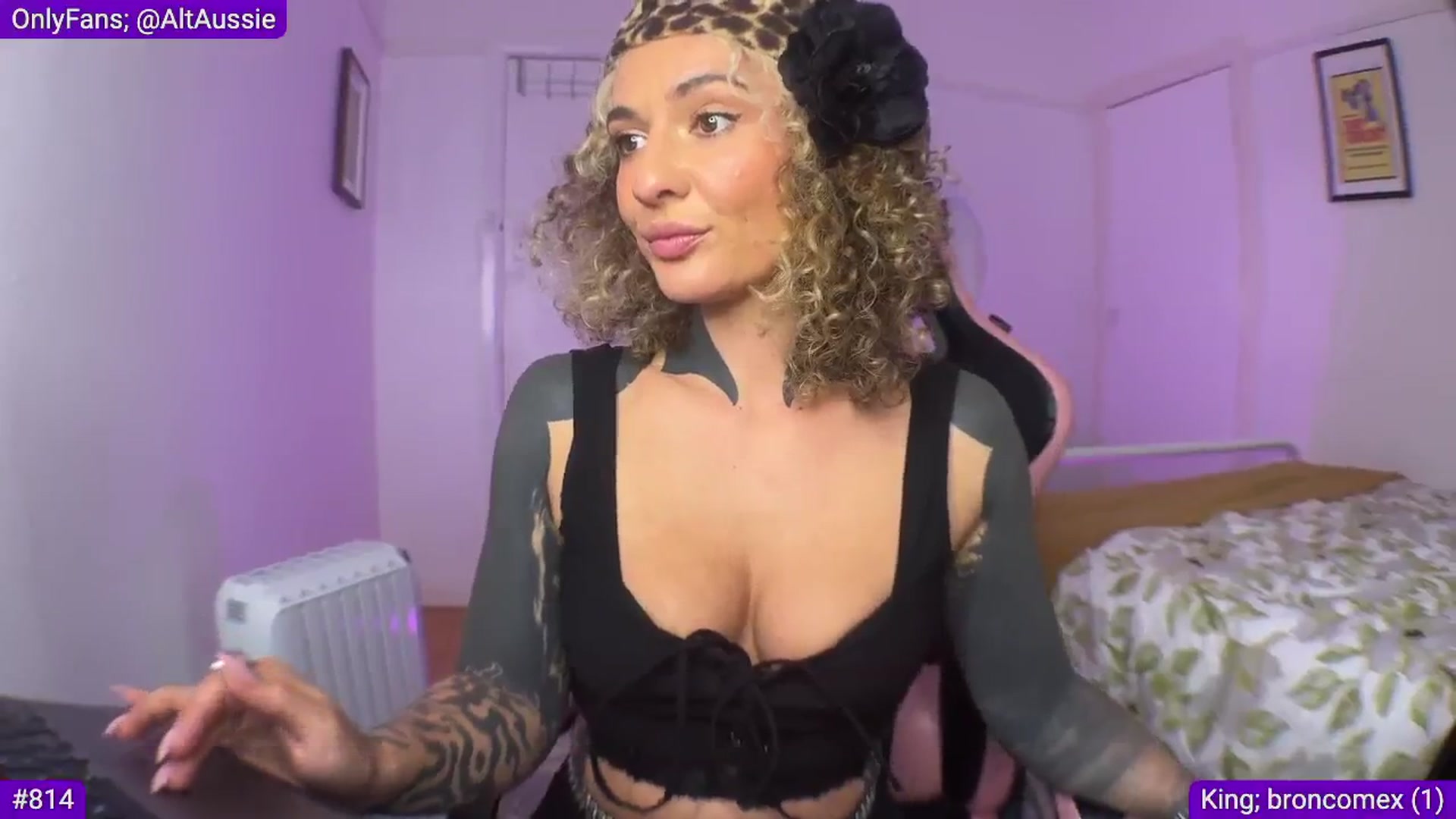 Gallery image thumbnail from Alt_Aussie's myfreecams stream on, 10/04/2024, 08:02 image 7 of 20
