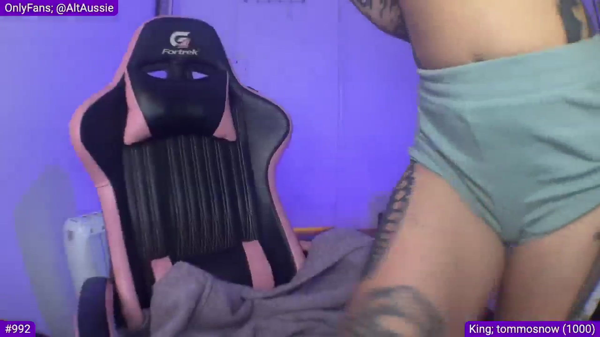 Gallery image thumbnail from Alt_Aussie's myfreecams stream on, 10/06/2024, 07:40 image 9 of 20