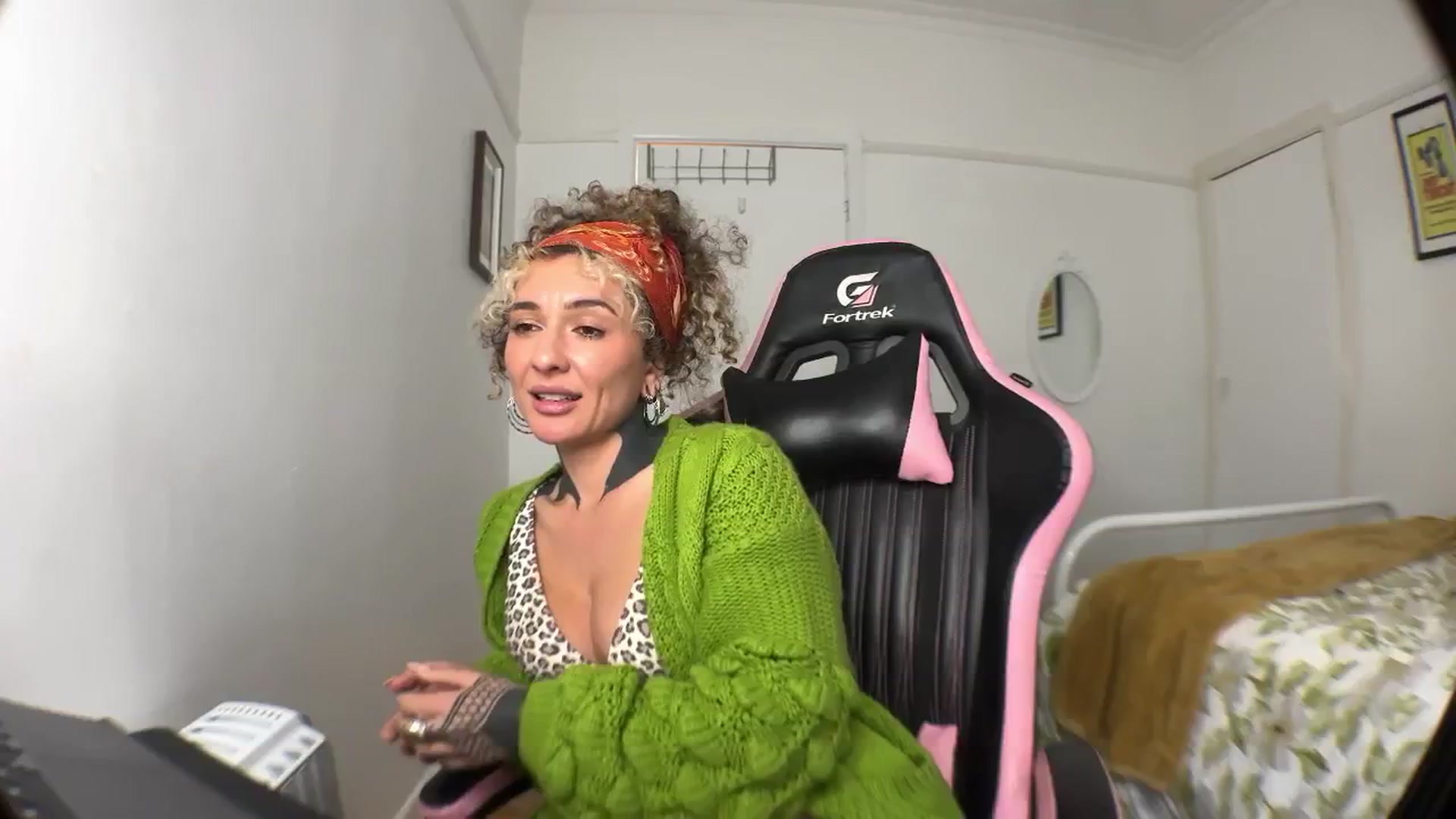 Gallery image thumbnail from Alt_Aussie's myfreecams stream on, 10/11/2024, 07:36 image 13 of 20