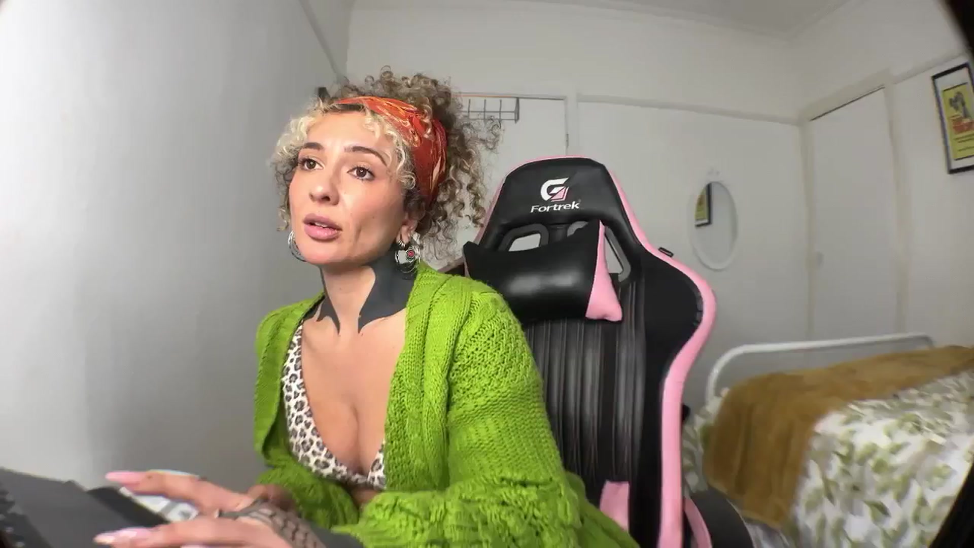 Gallery image thumbnail from Alt_Aussie's myfreecams stream on, 10/11/2024, 07:36 image 15 of 20