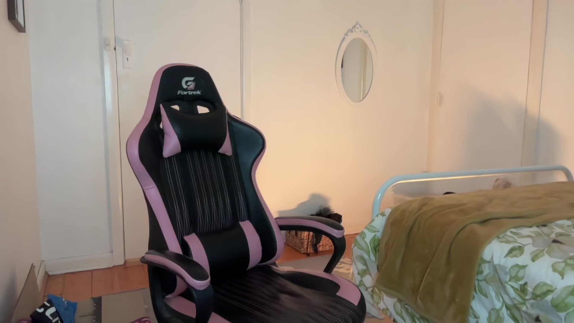 Gallery image thumbnail from Alt_Aussie's myfreecams stream on, 10/15/2024, 07:19 image 13 of 20