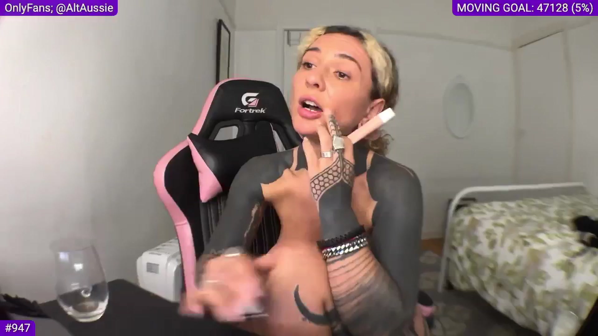 Gallery image thumbnail from Alt_Aussie's myfreecams stream on, 10/27/2024, 07:00 image 20 of 20