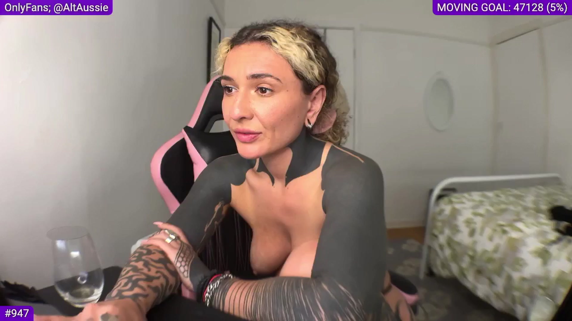 Gallery image thumbnail from Alt_Aussie's myfreecams stream on, 10/27/2024, 07:00 image 18 of 20
