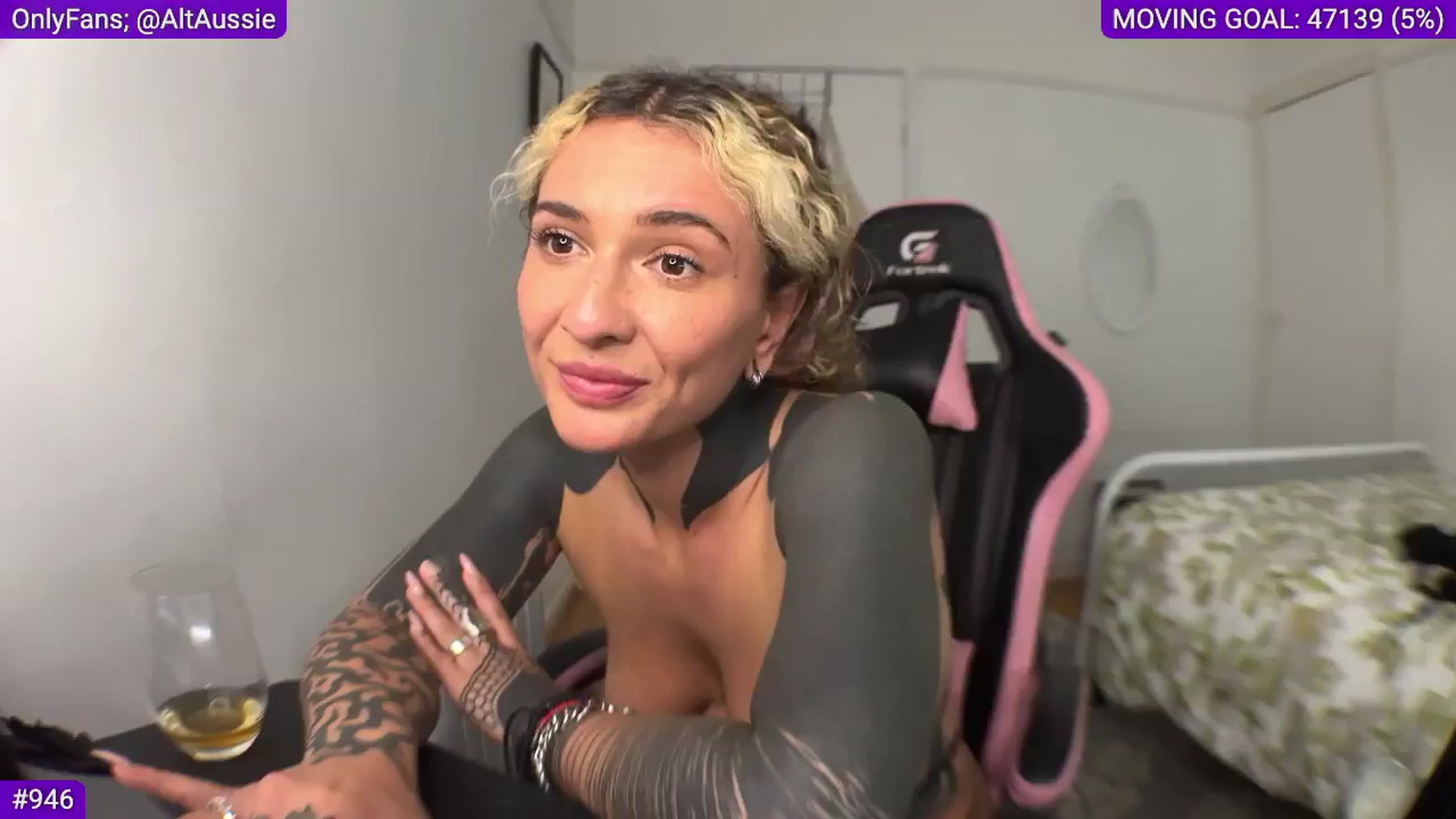 Gallery image thumbnail from Alt_Aussie's myfreecams stream on, 10/27/2024, 07:00 image 3 of 20