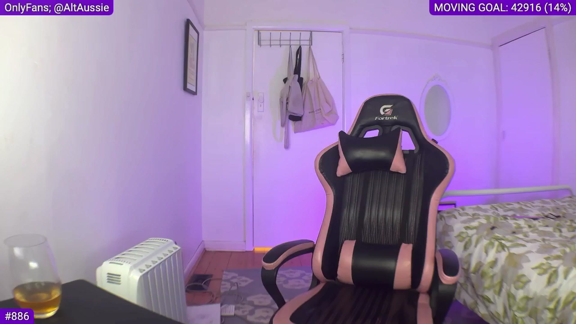Gallery image thumbnail from Alt_Aussie's myfreecams stream on, 10/28/2024, 07:21 image 1 of 20