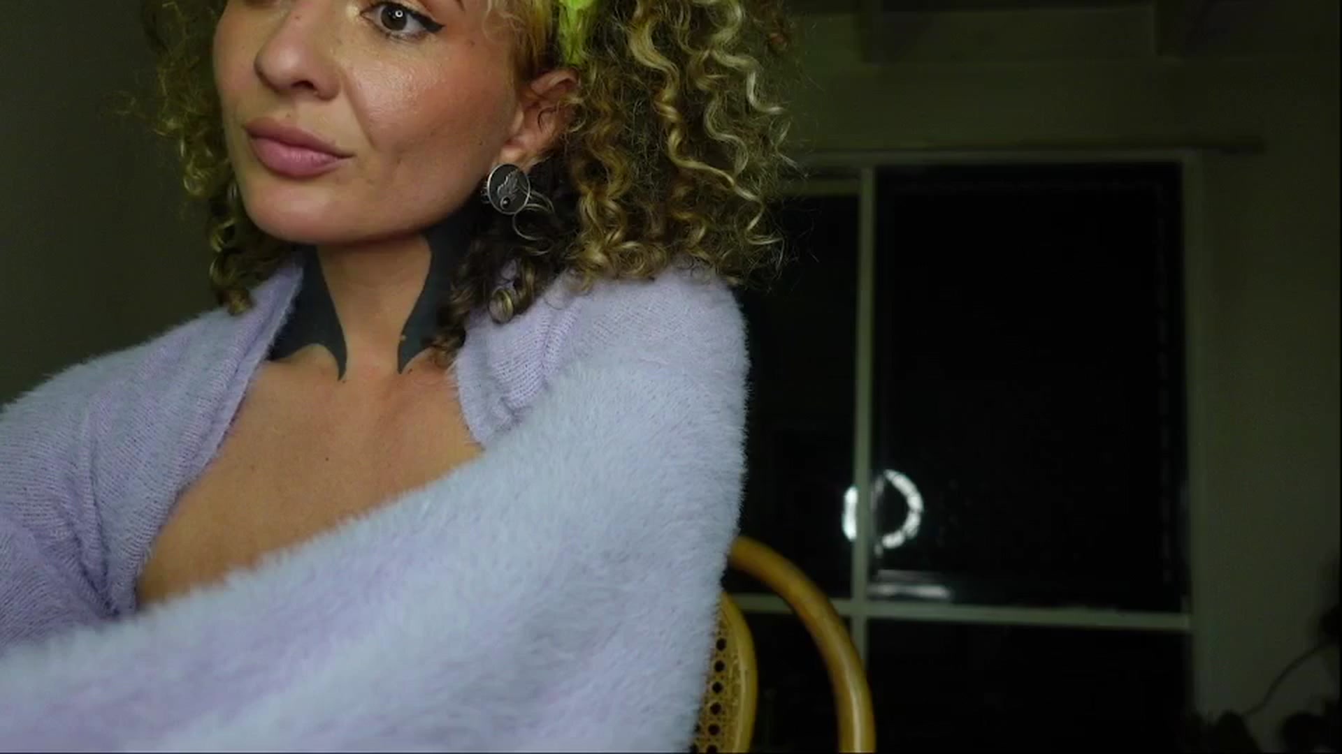 Gallery image thumbnail from Alt_Aussie's myfreecams stream on, 11/14/2024, 10:13 image 19 of 20