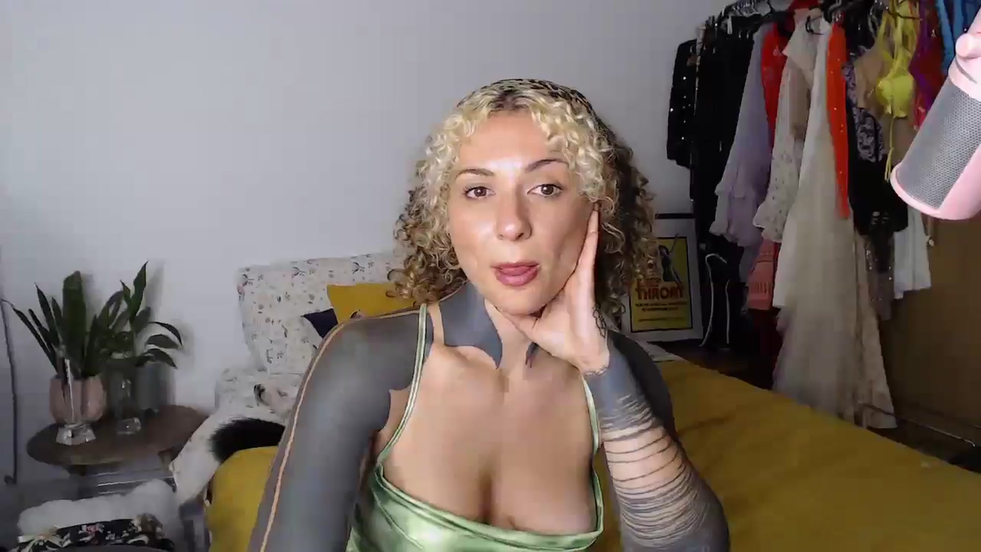 Gallery image thumbnail from Alt_Aussie's myfreecams stream on, 03/12/2025, 11:16 image 7 of 20