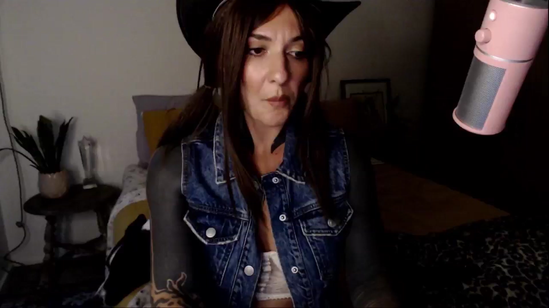 Gallery image thumbnail from Alt_Aussie's myfreecams stream on, 03/21/2025, 09:59 image 5 of 20