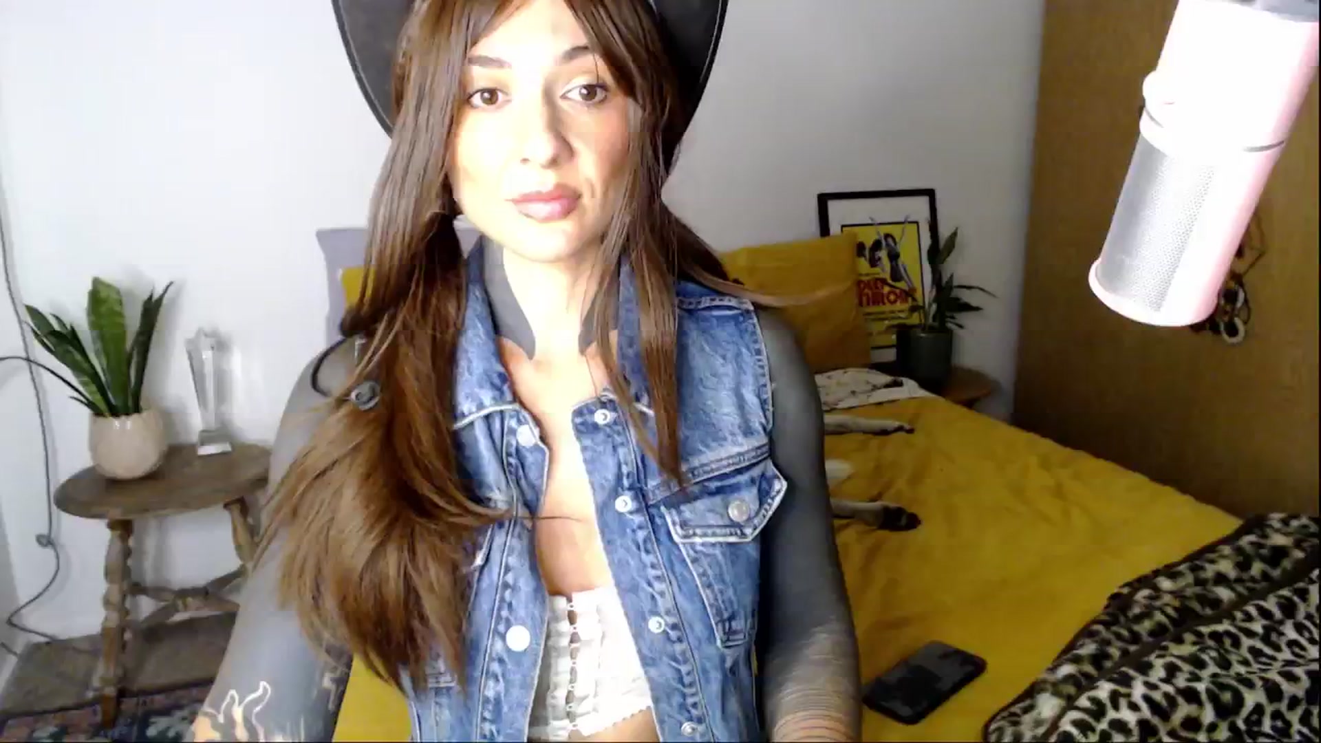 Gallery image thumbnail from Alt_Aussie's myfreecams stream on, 03/21/2025, 09:59 image 9 of 20