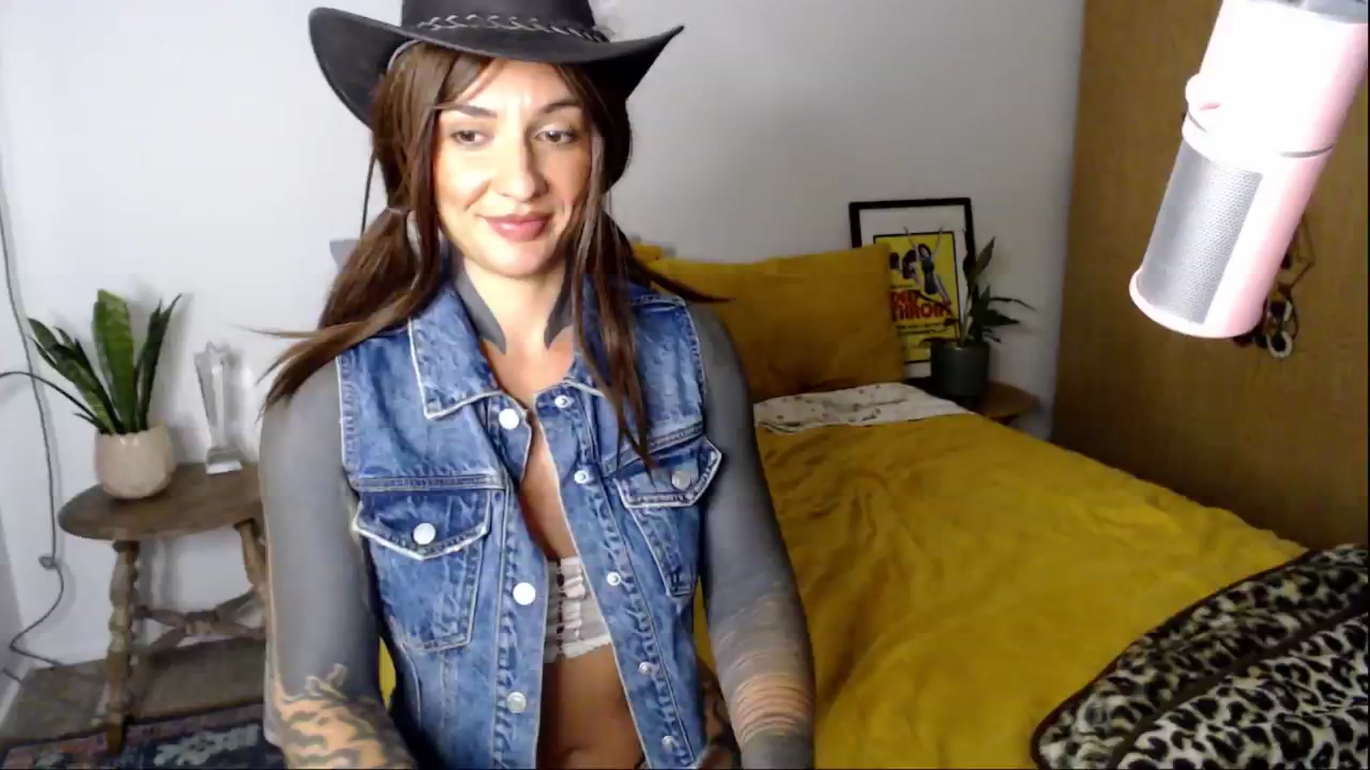 Gallery image thumbnail from Alt_Aussie's myfreecams stream on, 03/21/2025, 09:59 image 10 of 20