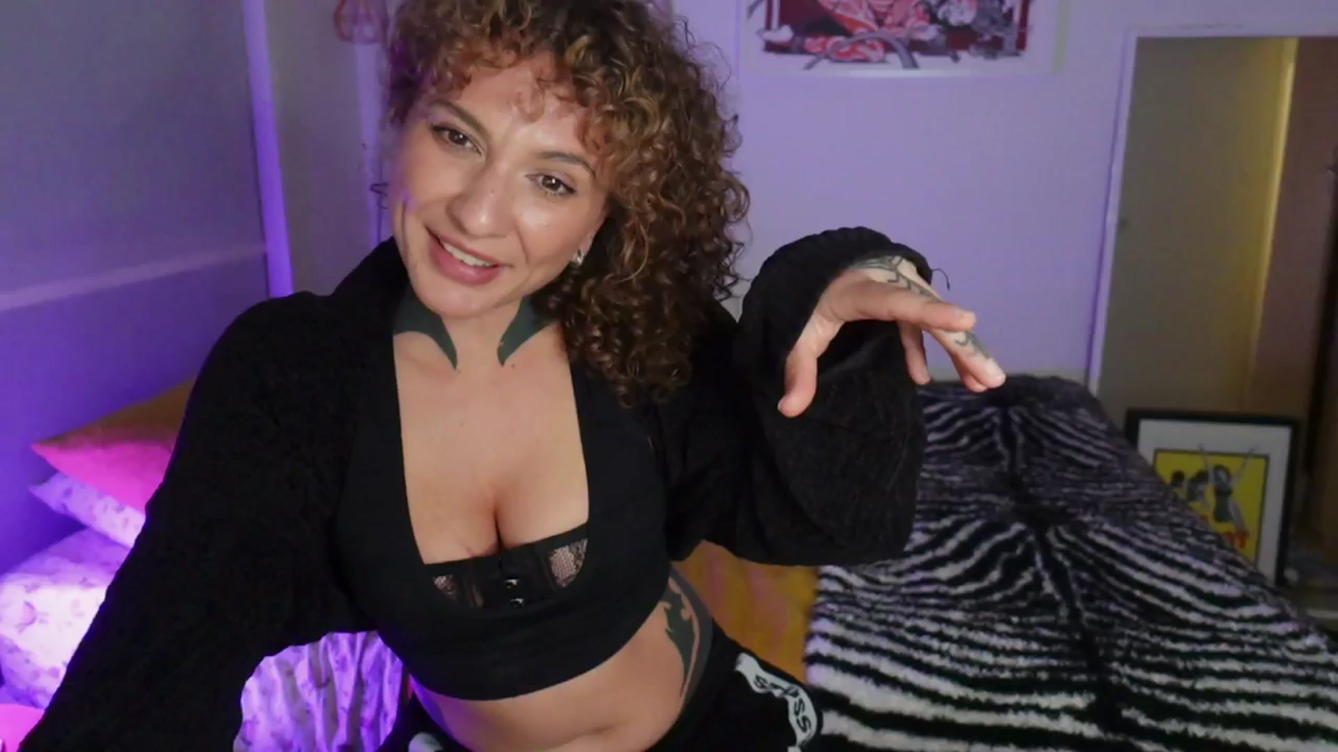 Gallery image thumbnail from Alt_Aussie's myfreecams stream on, 05/26/2025, 10:43 image 11 of 20